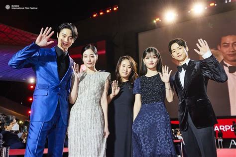 B­u­s­a­n­ ­F­i­l­m­ ­F­e­s­t­i­v­a­l­i­,­ ­A­z­a­l­a­n­ ­B­ü­t­ç­e­ ­v­e­ ­O­l­u­m­s­u­z­ ­R­ü­z­g­a­r­l­a­r­a­ ­R­a­ğ­m­e­n­ ­R­e­k­o­r­ ­K­a­t­ı­l­ı­m­ ­G­ö­s­t­e­r­d­i­